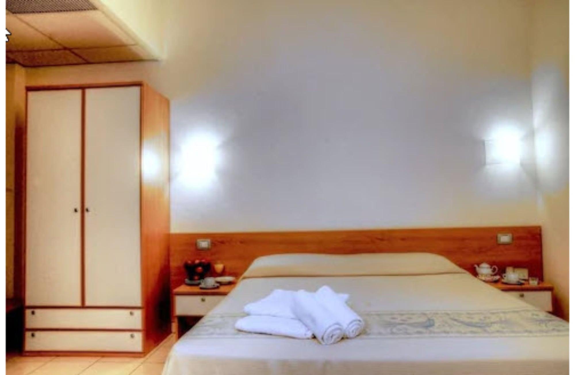 Hotel Baia Marina オロゼーイ エクステリア 写真