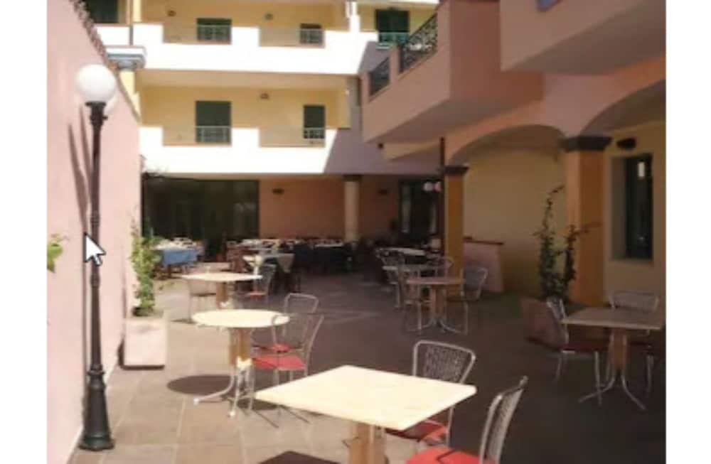 Hotel Baia Marina オロゼーイ エクステリア 写真