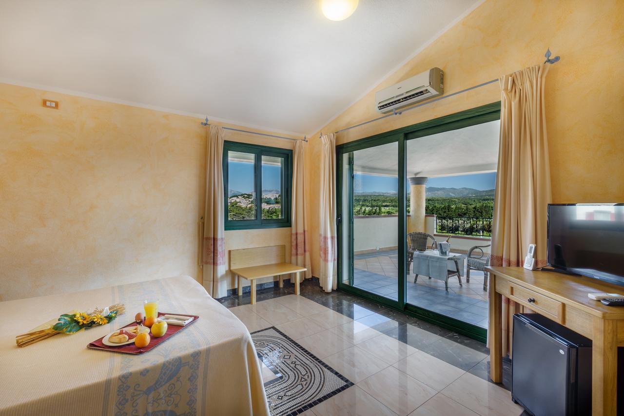 Hotel Baia Marina オロゼーイ エクステリア 写真