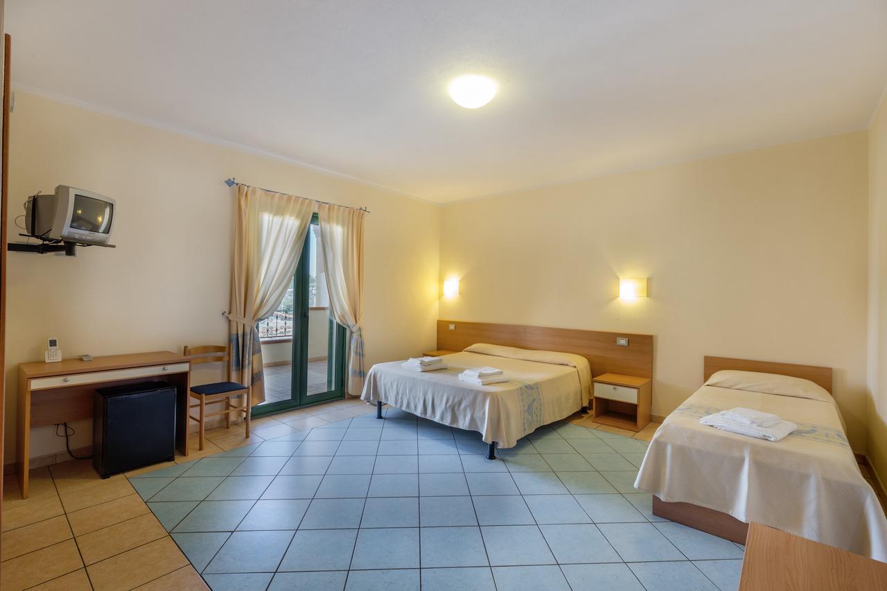 Hotel Baia Marina オロゼーイ エクステリア 写真