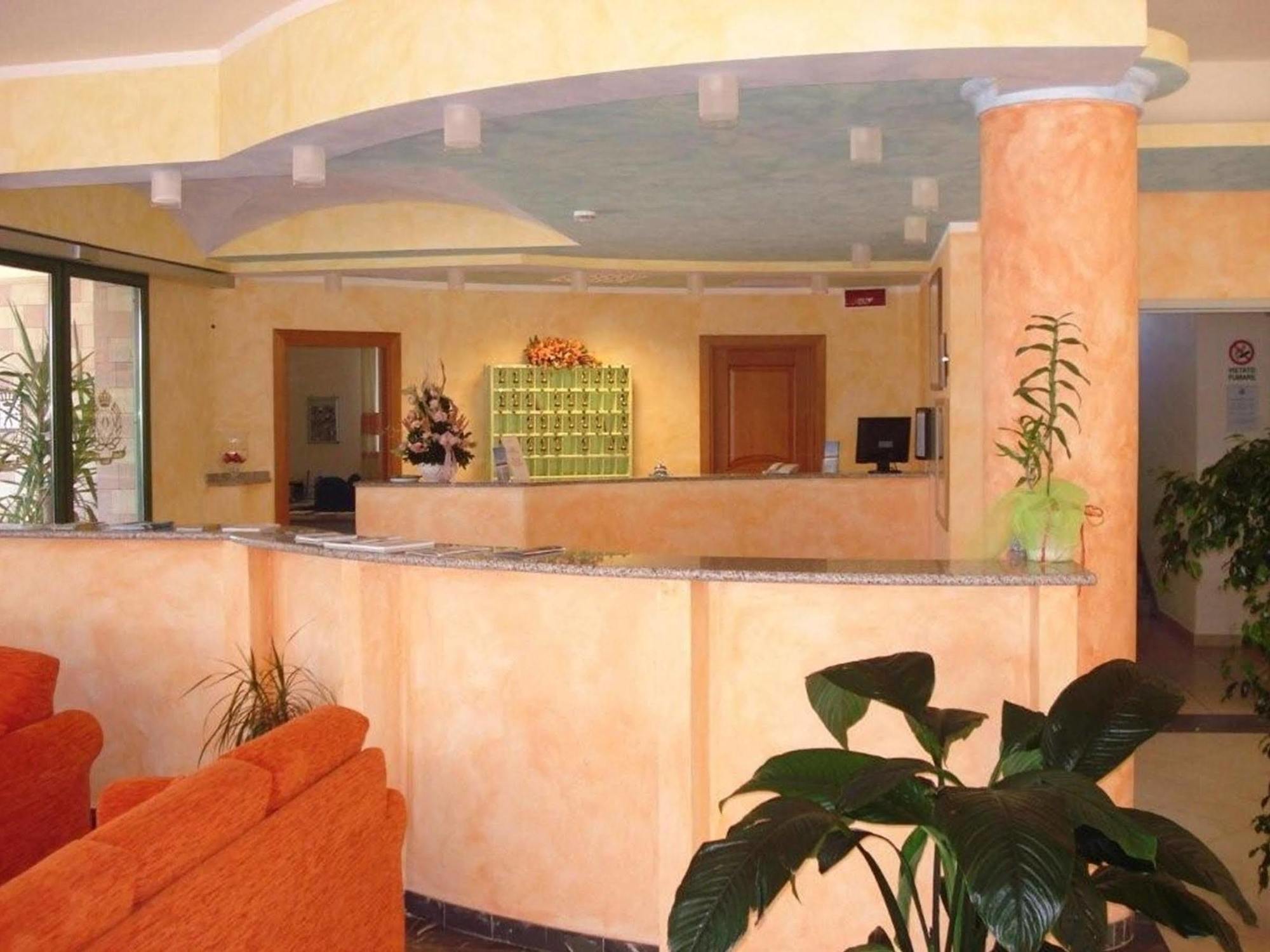 Hotel Baia Marina オロゼーイ エクステリア 写真